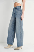 Load image into Gallery viewer, High Rise Wide Leg Jeans