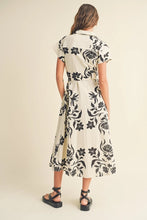 Load image into Gallery viewer, Print Button Down Flare Dress
