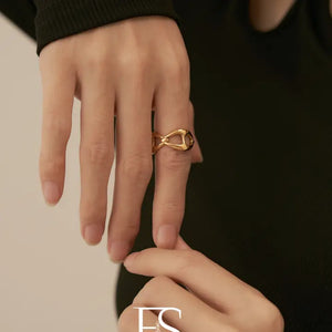 Twisted Band Ring