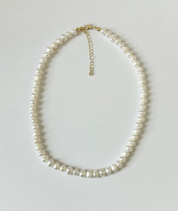 Cassie Pearl Necklace