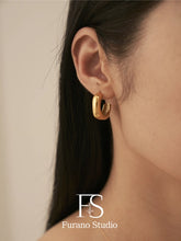 Load image into Gallery viewer, Gold Square Open Hoop Earrings
