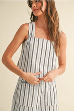 Load image into Gallery viewer, Striped Pattern Crop Top
