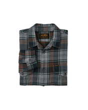Load image into Gallery viewer, Filson Lightweight Alaskan Guide Shirt

