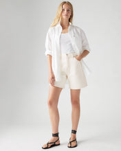 Load image into Gallery viewer, Levi&#39;s High-Rise Baggy Shorts
