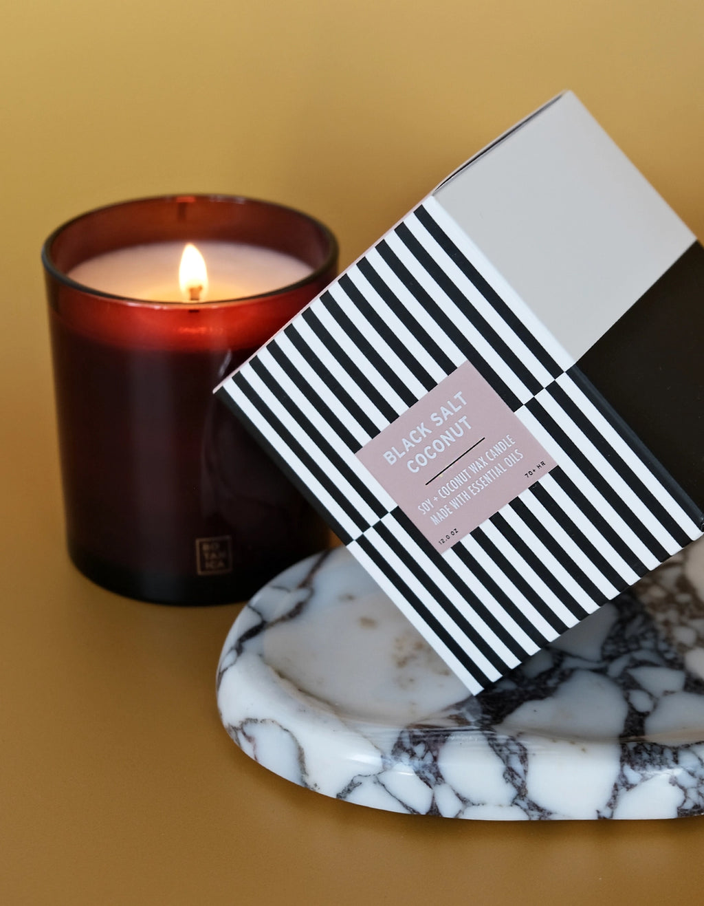 Essentials Candle Black Salt & Coconut