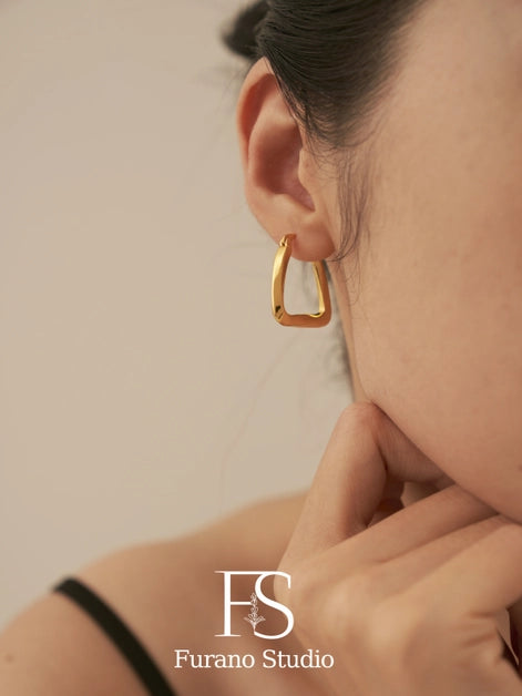 18k Gold Rectangular Hoop Earring