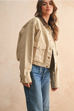 Load image into Gallery viewer, Collar Contrasted Utility Jacket
