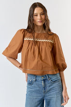 Load image into Gallery viewer, Scalloped Puff Sleeve Top
