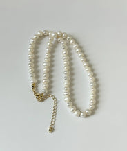 Load image into Gallery viewer, Cassie Pearl Necklace
