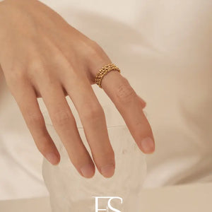 Twisted Band Ring