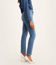 Load image into Gallery viewer, Levi&#39;s 501 High Waisted Skinny
