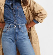 Load image into Gallery viewer, Levi&#39;s 501 High Waisted Skinny
